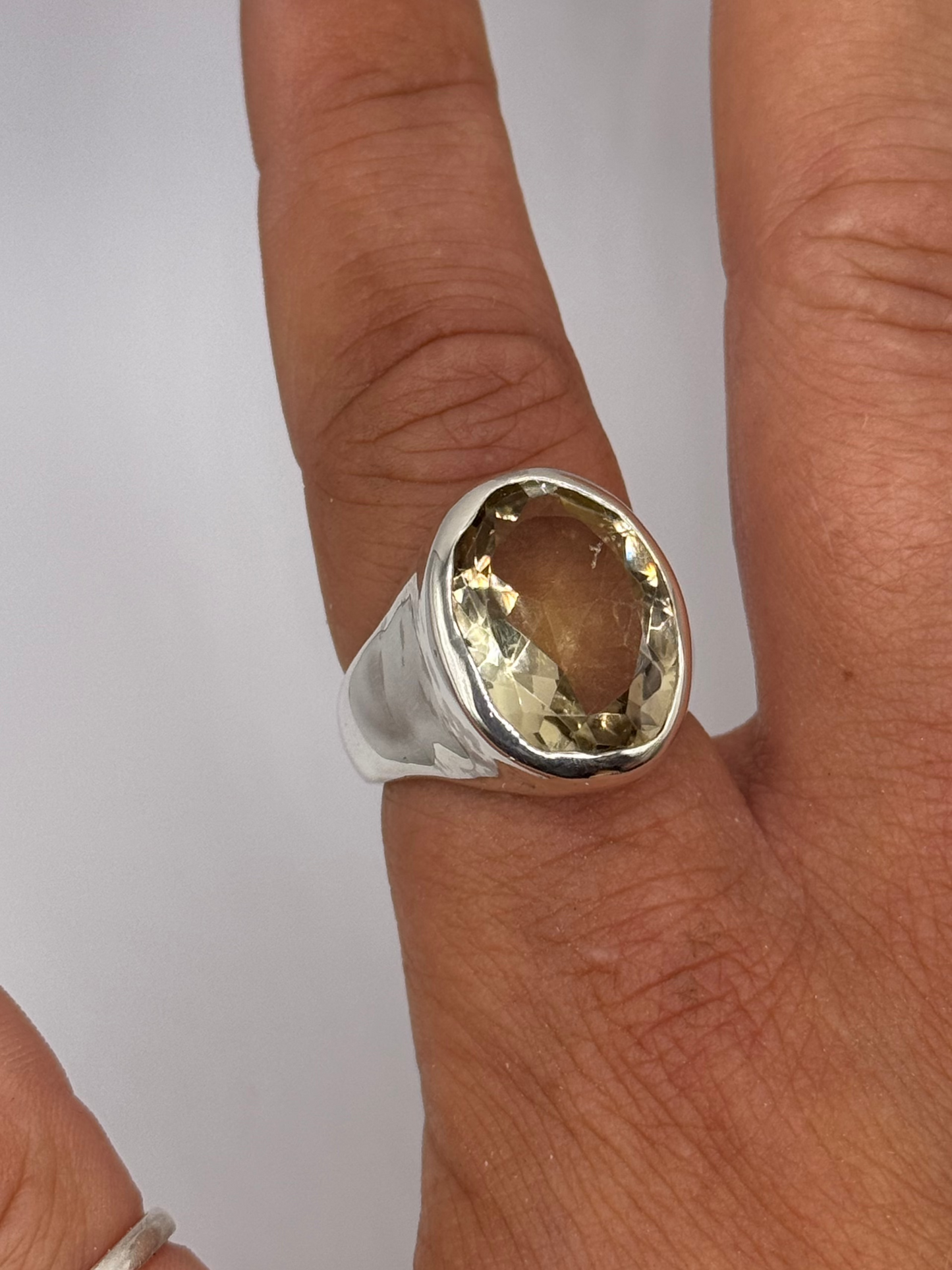 Solstice ring